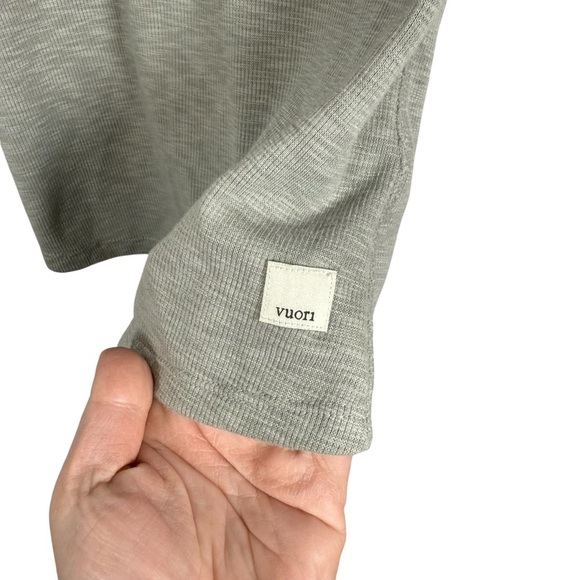 Vuori Women’s Sunrise High Neck Ribbed Tank in Dune Grey Size XS - Picture 7 of 11